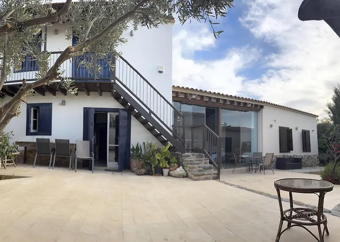 The Family Nest - Traditional Serenity 빌라